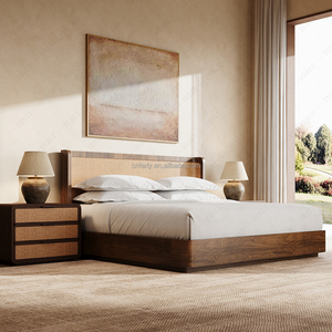 Lit plateforme en rotin tressé FERLY avec table de chevet en rotin à 3 tiroirs assortie, ensemble de meubles de chambre à coucher au profil bas Wabi-Sabi - Product Image 1