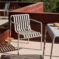 Chaises d'extérieur décontractées de style nordique, idéales pour les cours, les salons de thé, les cafés, les jardins – Chaises en fer gris à pieds droits