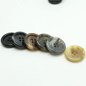 Hiệu ứng ngọc trai tùy chỉnh 24L 32L <span class=keywords><strong>36L</strong></span> 40L nút nhựa Polyester nút áo tùy chỉnh cho quần áo - Product Image 2