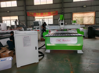 Machine de routeur CNC en bois 4x8ft 1325 pour le travail du bois