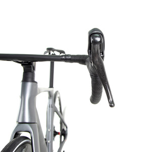 Vélo de course léger TWITTER R5pro Gen2 Aero Carbon Mountain - 24 vitesses, freins à disque hydrauliques, guidon intégré - Product Image 4