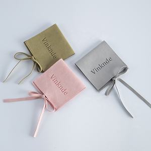 ถุงใส่เครื่องประดับผ้าไหมสุดหรูสั่งทำพิเศษ แบบพับได้ สำหรับใส่จิวเวลรี่ ชาร์มทอง และของจิปาถะ - Product Image 2