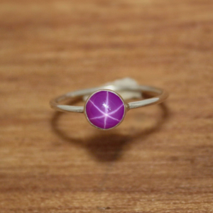 Anillo de Compromiso con Rubí Estrella, Plata de Ley 925, Hecho a Mano, Joyería con Gema Lindy Star, Piedra de Nacimiento de Julio, Regalo de Aniversario para Ella - Product Image 1
