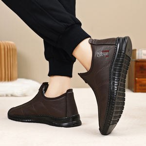 Y 39-46 Nuevas zapatillas de deporte sin cordones versátiles de moda cálida gruesa de invierno para hombres - Product Image 1