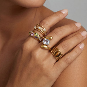 Bague de luxe vintage européenne et américaine en acier inoxydable plaqué <span class=keywords><strong>or</strong></span> avec zircon cubique coloré pour femme - Product Image 1