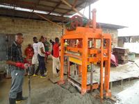 Machine à fabriquer des blocs creux et de pavage, briques en terre cuite autobloquantes, équipement de construction, 1500 pièces/h, pression manuelle, facile à utiliser