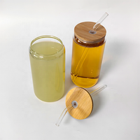 Ensemble de deux tasses à bière en verre style bohème avec couvercle en bambou et paille, idéal pour café glacé et matcha