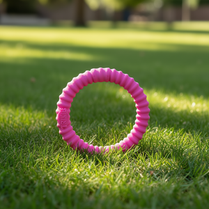 Juguete para perros Trixie, anillo rosa de 17 cm, juguete masticable de goma para mascotas - Product Image 3