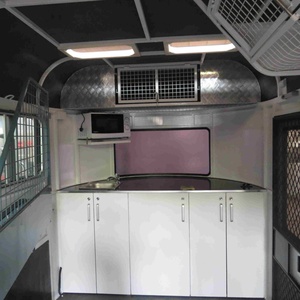 Semirremolque HERUI de Carga Angular para 2 Caballos con Doble Eje, Frenos Eléctricos, Capacidad de 4T, Remolque para Caballos Tipo Camper - Product Image 6