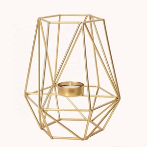 Petit <span class=keywords><strong>bougeoir</strong></span> en métal le plus vendu Design élégant Éclairage décoratif unique en fer doré fait à la main pour la maison et l'hôtel - Product Image 5