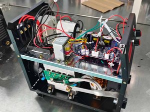 Soldadora Eléctrica de Arco Sumergido Industrial para Recipientes a Presión - Product Image 2