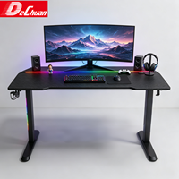 Bureau de jeu RGB en fibre de carbone avec cadre en acier, table PC avec boîte à câbles, pieds de table fixes avec éclairage