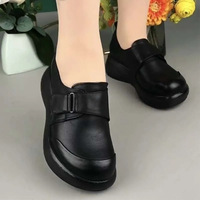 Chaussures en tissu éponge pour l'automne, chaussures souples pour femmes d'âge moyen et âgées, chaussures rétro et légères pour femmes