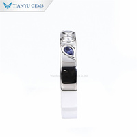 Bague de mariage pour homme Tianyu Gems en platine PT950 avec moissanite taille ronde personnalisée et accents de saphir