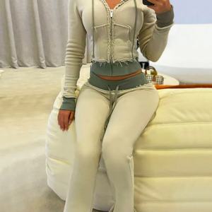 Ensemble de survêtement OEM personnalisé avec logo, broderie de patchs vieillis, sweat à capuche zippé et pantalon de jogging ample pour femme - Product Image 6