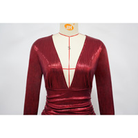 Robe de soirée longue métallisée brillante à manches longues pour femme, col en V profond, fente latérale froncée, moulante, pour occasions formelles