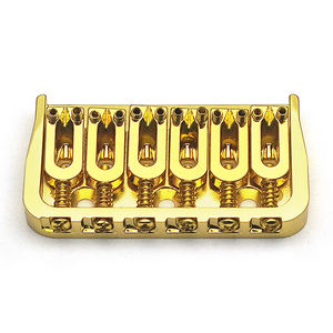 กีตาร์ไฟฟ้า 6 สายพร้อมสายโลหะผสมสังกะสีบาง บริดจ์แบบยึดติดรูปตัวยูแบบพับขอบ และอุปกรณ์เสริมสีทอง/สีเงิน/สีดำ - Product Image 3