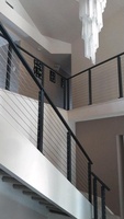YL METAL Designs de rampes d'escalier à faible entretien en acier noir avec poteaux de câble métallique 2x2