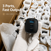 En stock Chargeur rapide GaN 65W Prise UK 3 ports USB-C USB-A Adaptateur secteur Vente en gros Chargeur pour téléphone portable et ordinateur portable
