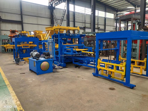 Machine automatique de fabrication de briques creuses en ciment QT8-15, ligne de production de blocs de béton et de briques de terre robuste pour usine industrielle de construction - Product Image 2