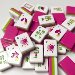 Juego <span class=keywords><strong>de</strong></span> Mahjong Americano Kawaii Heart, Completo con 166 Fichas Acrílicas, Diseño Rosa y Verde, con Empujadores - Product Image 5
