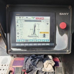 SANY STC1100T 110TON Grúa de camión móvil usada con motor de caja de cambios de marca Weichai Cojinete de bomba de motor incluido Buen Estado - Product Image 5