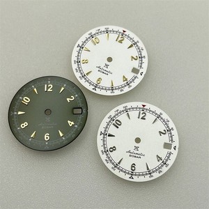 Đồng hồ mặt kim loại xanh cổ điển phát sáng, kiểu dáng cổ điển với bộ máy cơ học mang phong cách văn học. - Product Image 6