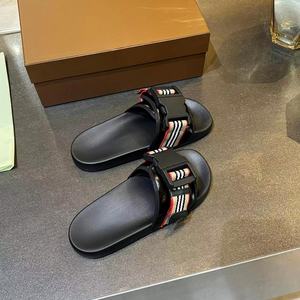 Sandales de luxe pour hommes, semelle en caoutchouc de haute qualité, design tendance, pantoufles de sport d'été 2026 pour femmes, idéales pour la plage - Product Image 1