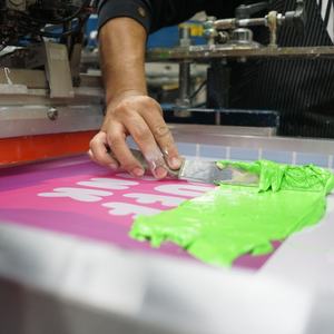 T-shirt en coton 100% imprimé en relief, manches courtes, pour couple, été, personnalisable, vente en gros - Product Image 3