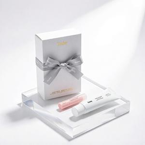 Dúo de Crema de Manos y Bálsamo Labial Huxley, Fórmula K Beauty, Cuidado Diario de la Piel, Para Todo Tipo de Piel, Set de Cuidado Corporal - Product Image 1