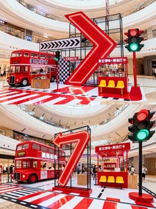 Instalación Interior Personalizada con Temática Retro de Hong Kong para Exhibición Comercial, Atrio de Centro Comercial, Instalaciones para Fotos a Gran Escala en FRP - Product Image 2