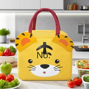 Nieuwe Cartoon Draagbare 3D Verdikte Oxford Doek Aluminiumfolie Grote Capaciteit Kleurrijke Voedselveilige Lunchtas - Product Image 3