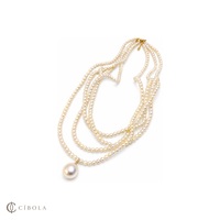 Collier en perles d'imitation à plusieurs rangs superposés