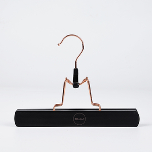 Appendiabiti per Extension e Parrucche in <span class=keywords><strong>Legno</strong></span> <span class=keywords><strong>Nero</strong></span> e Oro Rosa con Logo Personalizzato per Armadio/Bagno/Soggiorno - Product Image 6