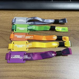 Promocional personalizado Festival evento tela muñequera poliéster holográfico Vip Ticket evento pulsera - Product Image 3