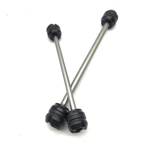 Convient aux pièces de modification de moto HONDA CBR150R, protection du corps anti-chute des essieux avant et arrière <span class=keywords><strong>2019</strong></span> +. - Product Image 3