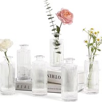 Petit Vase en Verre Transparent Rétro en Relief pour la Décoration Intérieure Salon Simple Fleurs Séchées pour Mariage Diwali Art Déco Design