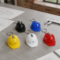 Porte-clés décapsuleur casque de sécurité avec lumière, ouvre-bouteille pour camping, extérieur, fête, vente en gros, directement de l'usine, en stock