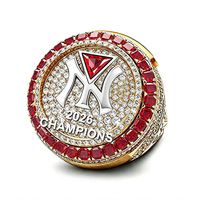 Anillo de Hip Hop Personalizado 2026 con Incrustaciones de Piedras Amarillas, Logotipo en Esmalte Negro, Joyería de Lujo Chapada en Oro para Hombre