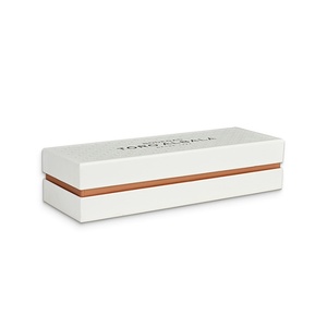 Scatola di Lusso Personalizzata per Bottiglia di Vino con Stampa e Goffratura, Scatola Magnetica Artigianale con Inserto in Schiuma e Carta Artistica - Product Image 3