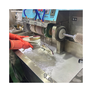 Lavatrice per Scarpe Elettrica in Acciaio Inox 220V, 15kg, Acqua Fredda, Riscaldamento, Sterilizzazione, Opzioni Asciutto/Bagnato, Uso Industriale - Product Image 4