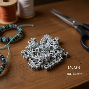 Perline Quadrate 6x6mm Nere con Croce su Sfondo Bianco, Perline per Artigianato - Product Image 2