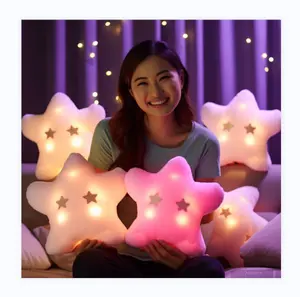 Mainan lampu kilat LED bintang 35cm, lampu lembut boneka bantalan bersinar mainan bayi bantal bintang LED dengan musik