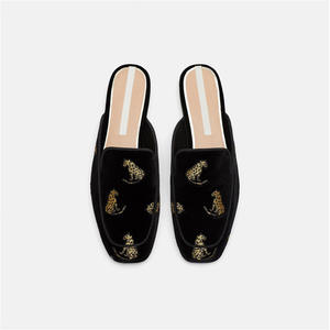 <span class=keywords><strong>Chaussures</strong></span> de pantoufles d'été à <span class=keywords><strong>la</strong></span> mode pour femme avec talon plat, motif d'art de salle de concert élégant - Product Image 6
