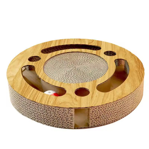 Tappetino Interattivo per Gatti 2 in 1 in Cartone Ondulato Rotondo con Effetto Legno, Resistente all'Usura, con Tiragraffi e Palla - Product Image 1