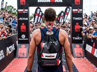Sac de sport unisexe durable 34*42cm en polyester 300D/PU avec cordon de serrage, poche cachée, cordes épaisses de 7MM, cadeau pour événement de triathlon IRONMAN