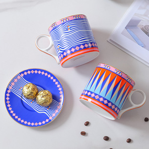 Ensemble de tasses à café en <span class=keywords><strong>porcelaine</strong></span> de luxe léger avec boîte cadeau, motif géométrique, soucoupe durable pour le thé de l'après-midi, tasses assorties pour les couples - Product Image 4