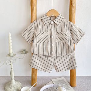 Ensemble 2 pièces chemise et short rayés en coton et lin pour tout-petits garçons – <span class=keywords><strong>Tenue</strong></span> décontractée respirante à revers pour l'été – Vêtements pour enfants en gros - Product Image 5