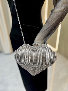 Pochette <span class=keywords><strong>à</strong></span> franges en cristal 2026 pour femme, sac de soirée élégant <span class=keywords><strong>à</strong></span> pompons, sac <span class=keywords><strong>à</strong></span> chaîne orné de diamants, sac <span class=keywords><strong>à</strong></span> main perlé et orné de strass - Product Image 3