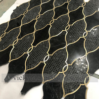 Mosaïque de marbre de luxe en pierre pour sols intérieurs de salle de bain et salon, mosaïque de marbre naturel découpée au jet d'eau